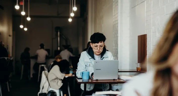 Student working in cafe